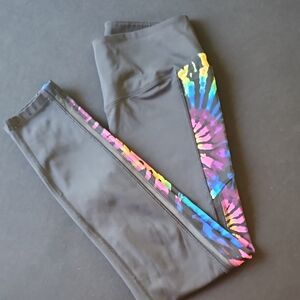 PINK Victoria's Secret Black and Blue Leggings with Form-Fitting Design